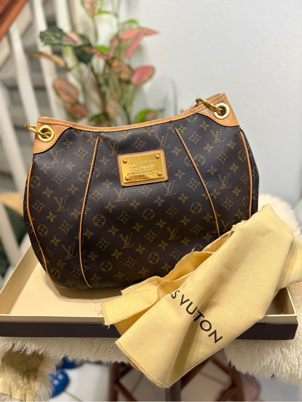 Louis Vuitton Galliera Handbag Monogram Canvas PM. **FULL INCLUSION**